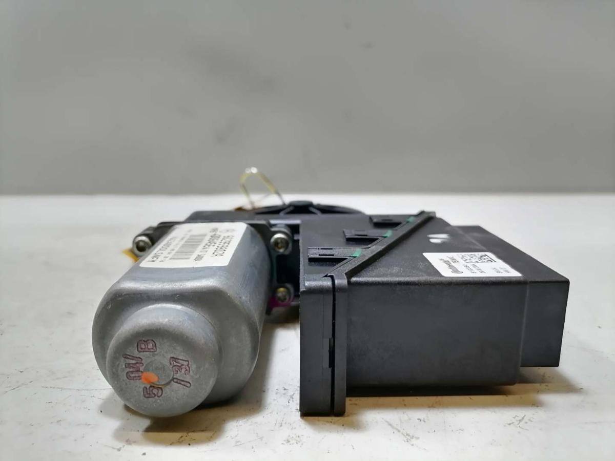 VW Polo 9N1 original Fensterhebermotor vorn links Bj.2004
